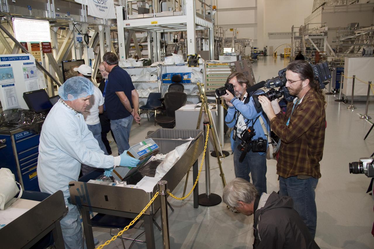 STS-131 MPLM LEONARDO MEDIA EVENT