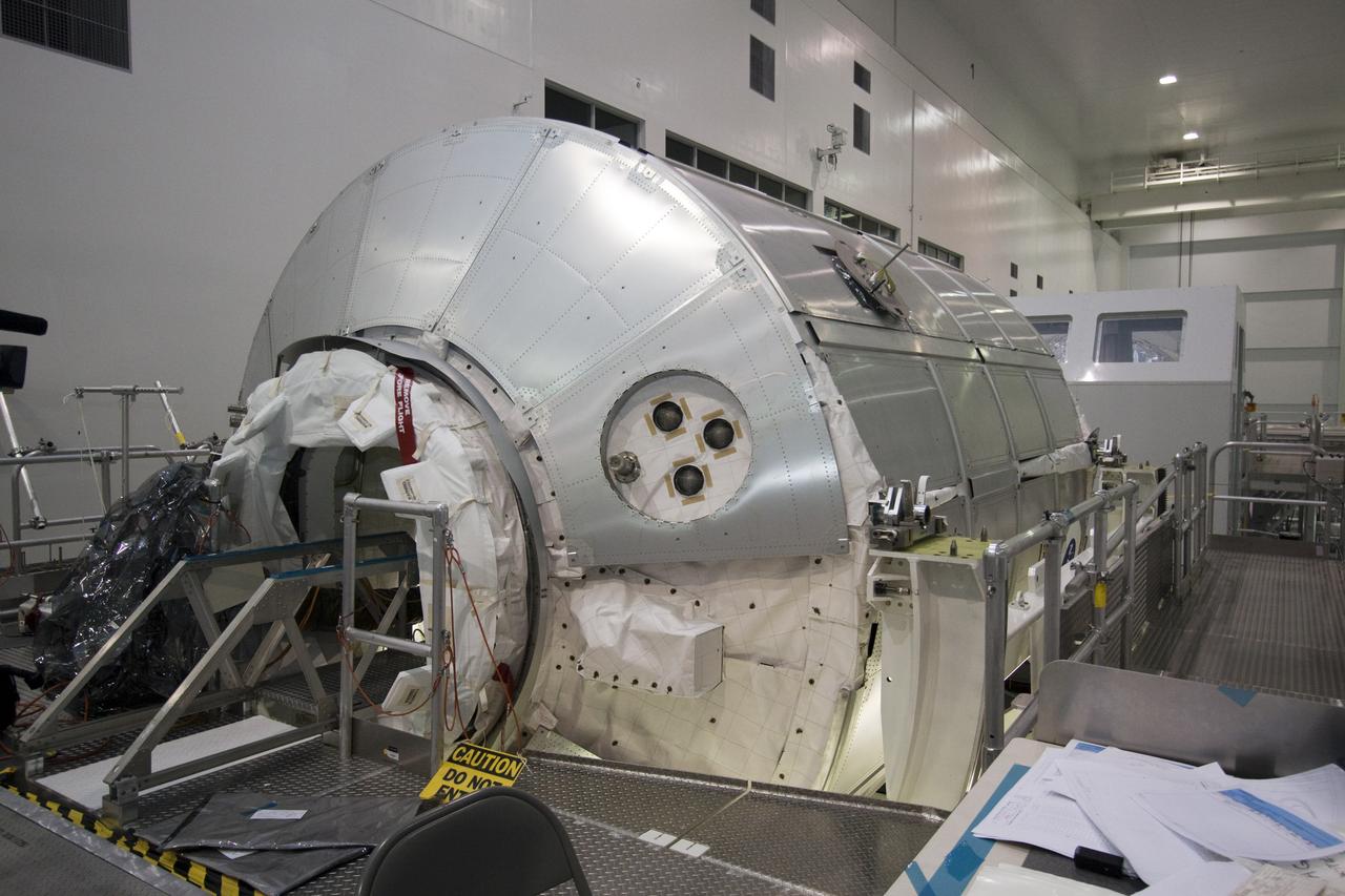 STS-131 MPLM LEONARDO MEDIA EVENT