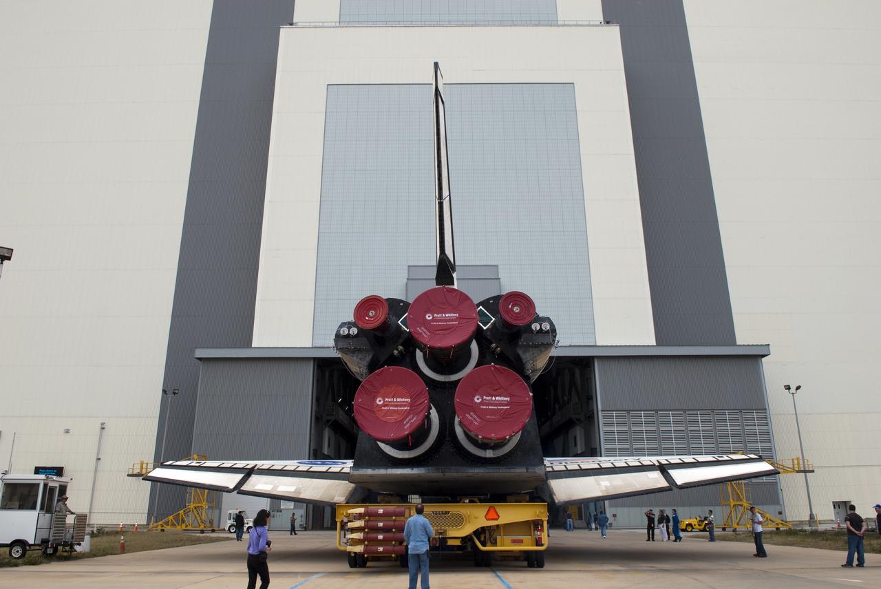 STS-131 DISCOVERY ROLLOVER FROM OPF-3 TO VAB