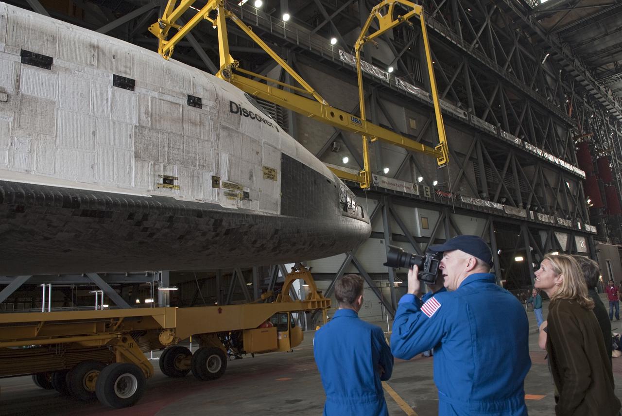 STS-131 DISCOVERY ROLLOVER FROM OPF-3 TO VAB