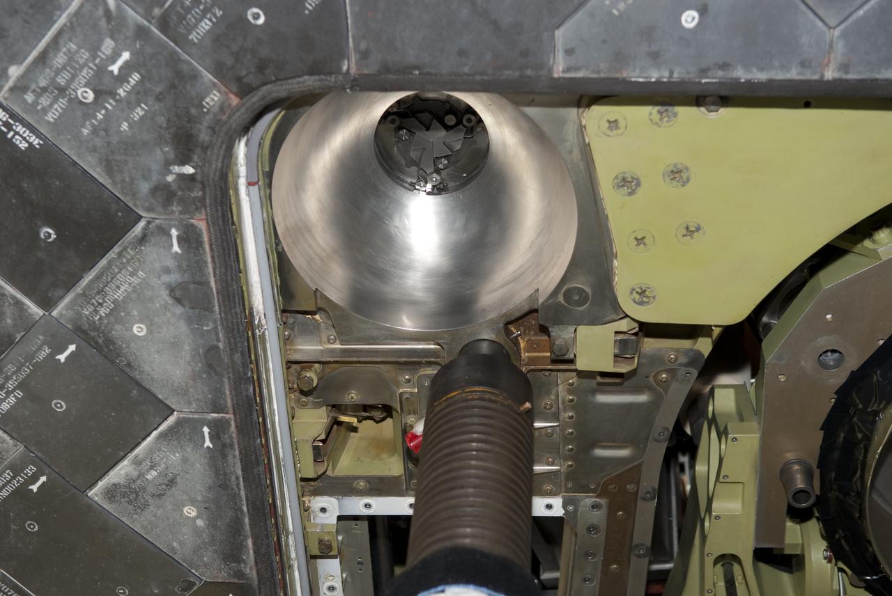 STS-132 ATLANTIS BASE PLATE/SALAD BOWL INSTALLATION