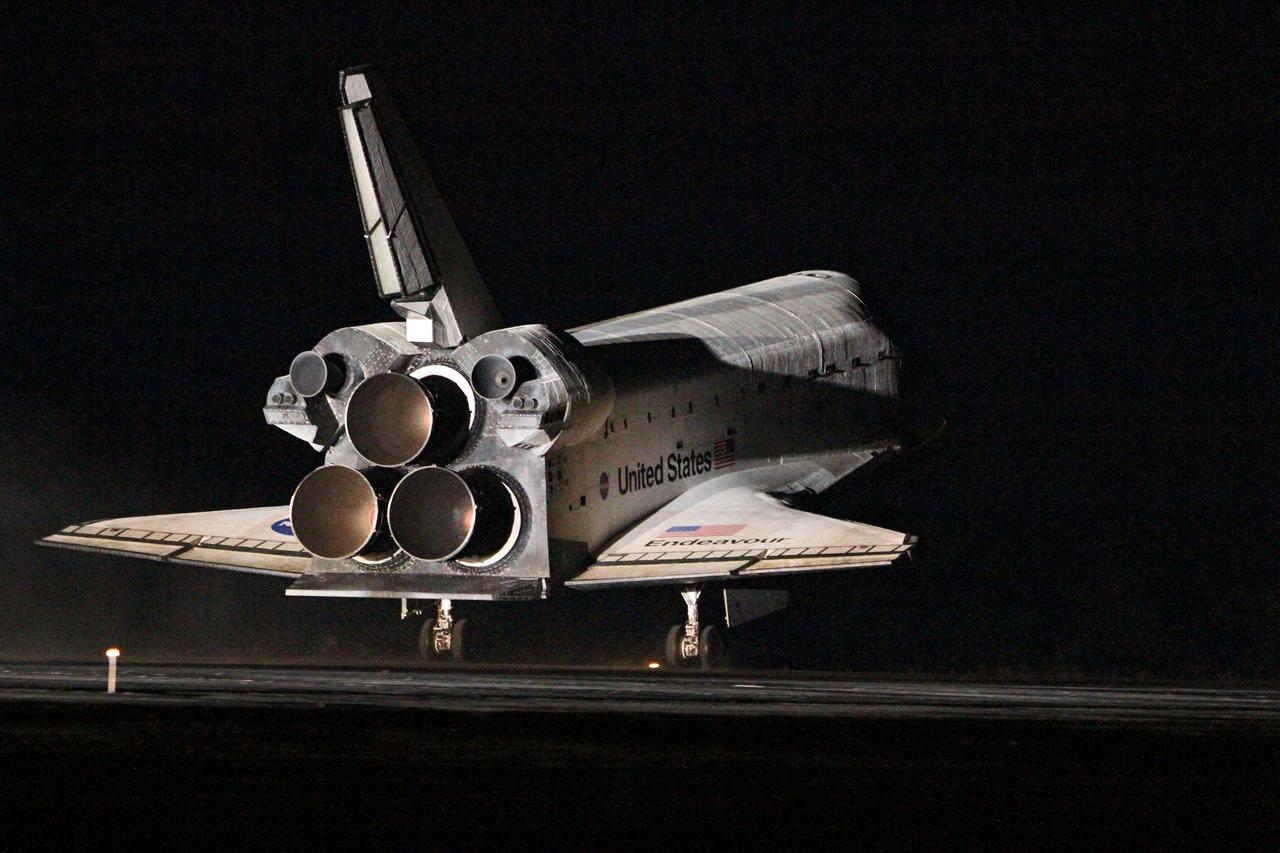 STS-130 Endeavour Landing