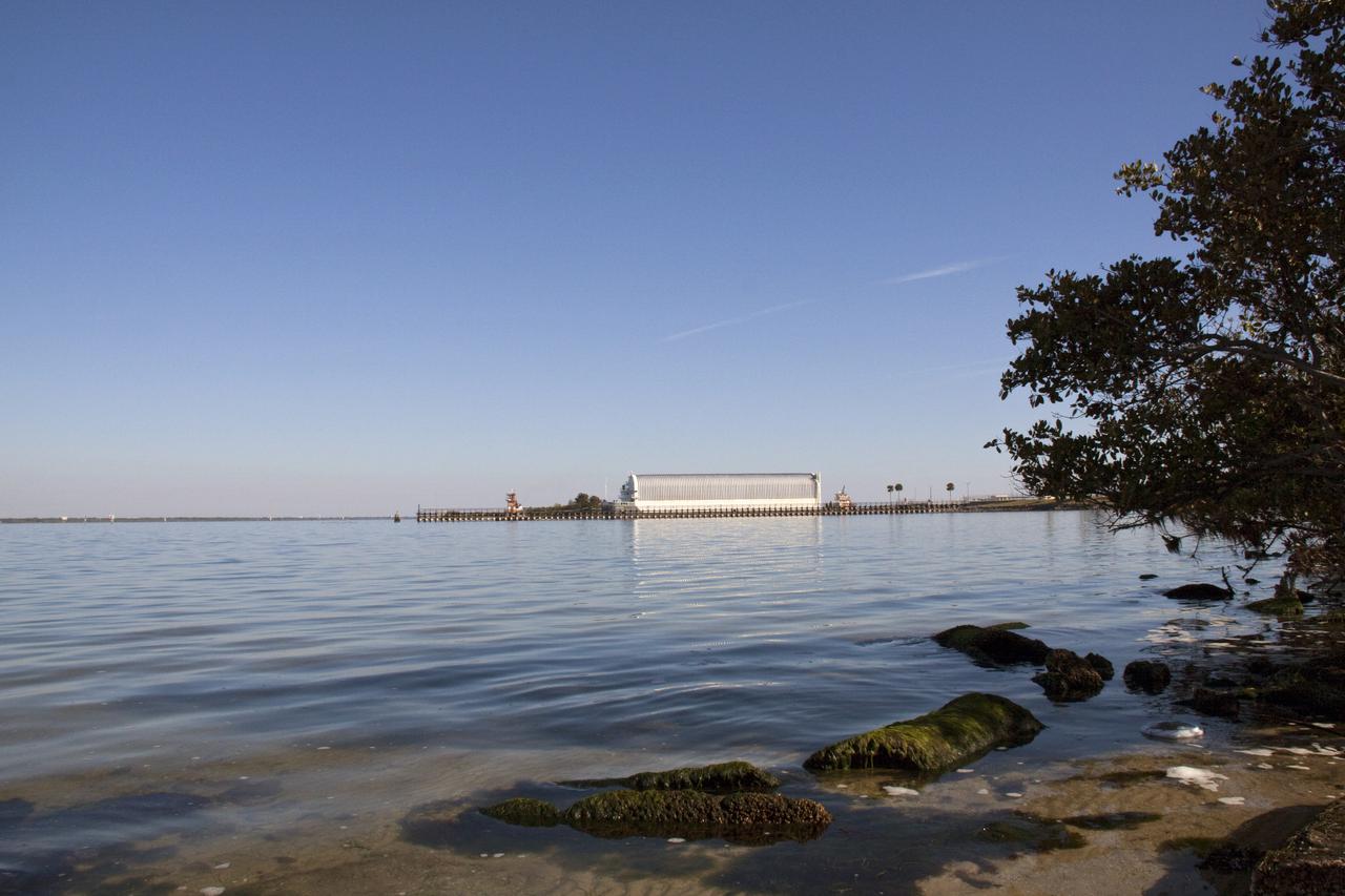 CAPE CANAVERAL, Fla. – The Pegasus barge carrying External Tank-136 arrives near the turn basin at Kennedy Space Center in Florida, from NASA’s Michoud Assembly Facility near New Orleans. ET-136 will be used to launch space shuttle Atlantis on the STS-132 mission to the International Space Station. Launch is targeted for May 14. For more information on the components of the space shuttle and the STS-132 mission, visit http:__www.nasa.gov_mission_pages_shuttle_shuttlemissions_sts132_index.html. Photo credit: NASA_Troy Cryder