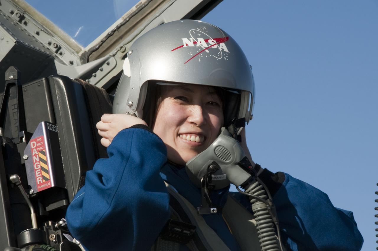 STS-131 TCDT - CREW ARRIVAL