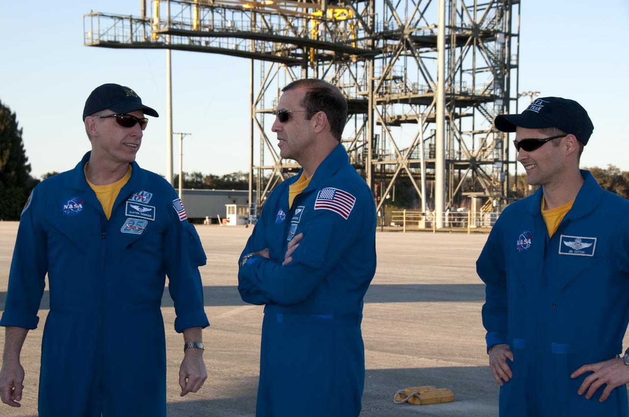 STS-131 TCDT - CREW ARRIVAL