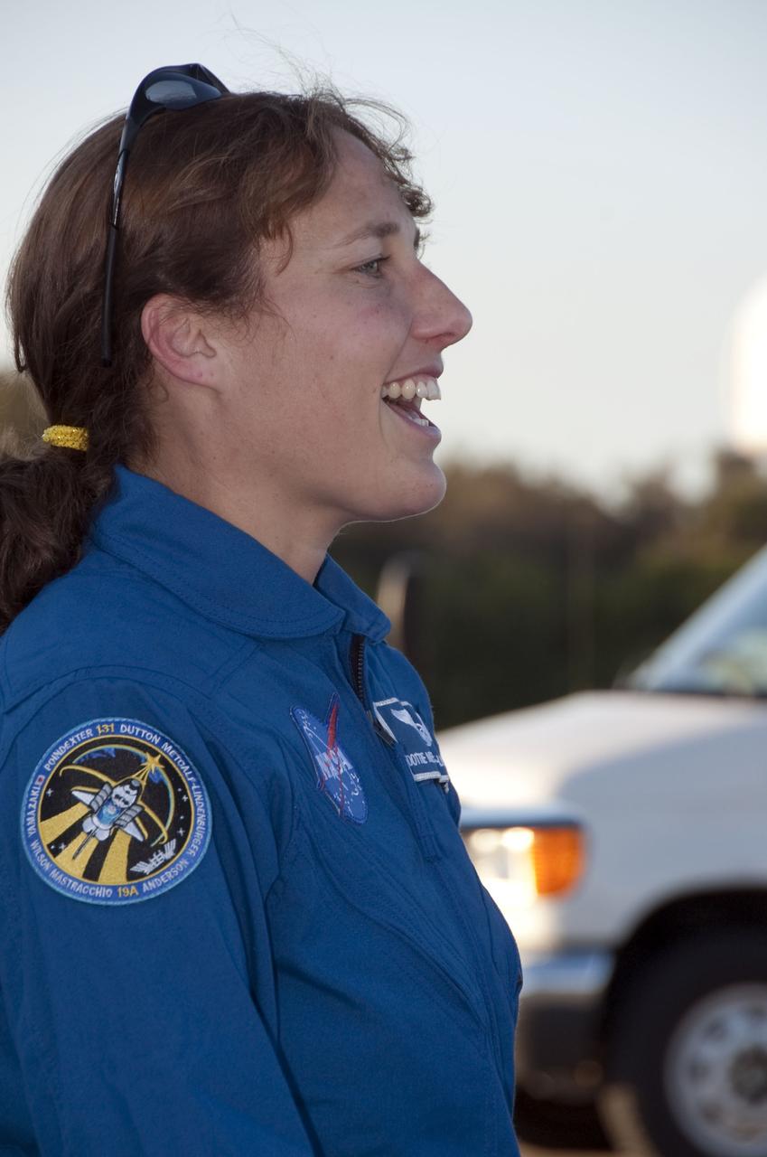 STS-131 TCDT - CREW ARRIVAL
