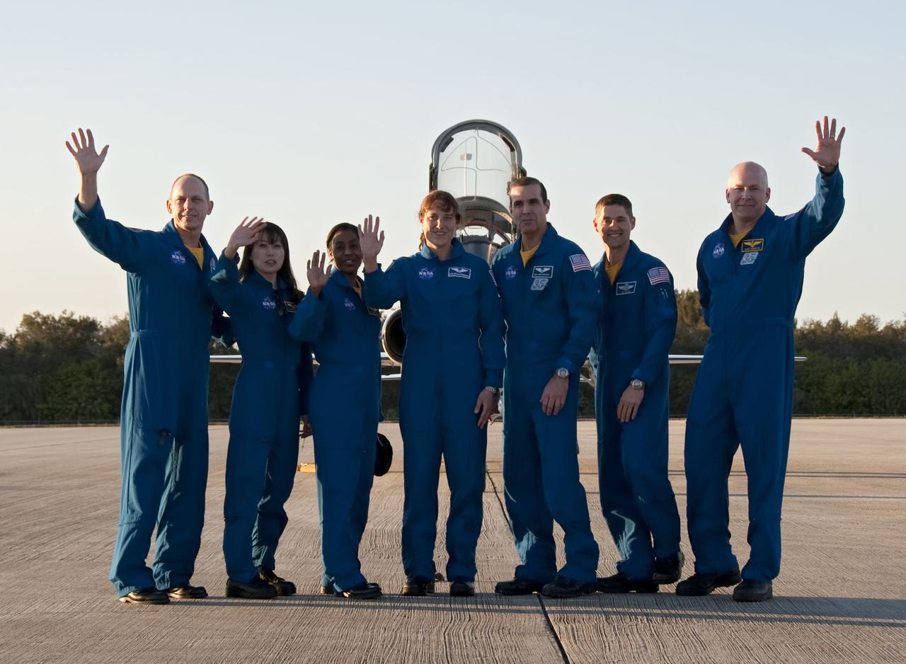 STS-131 TCDT - CREW ARRIVAL