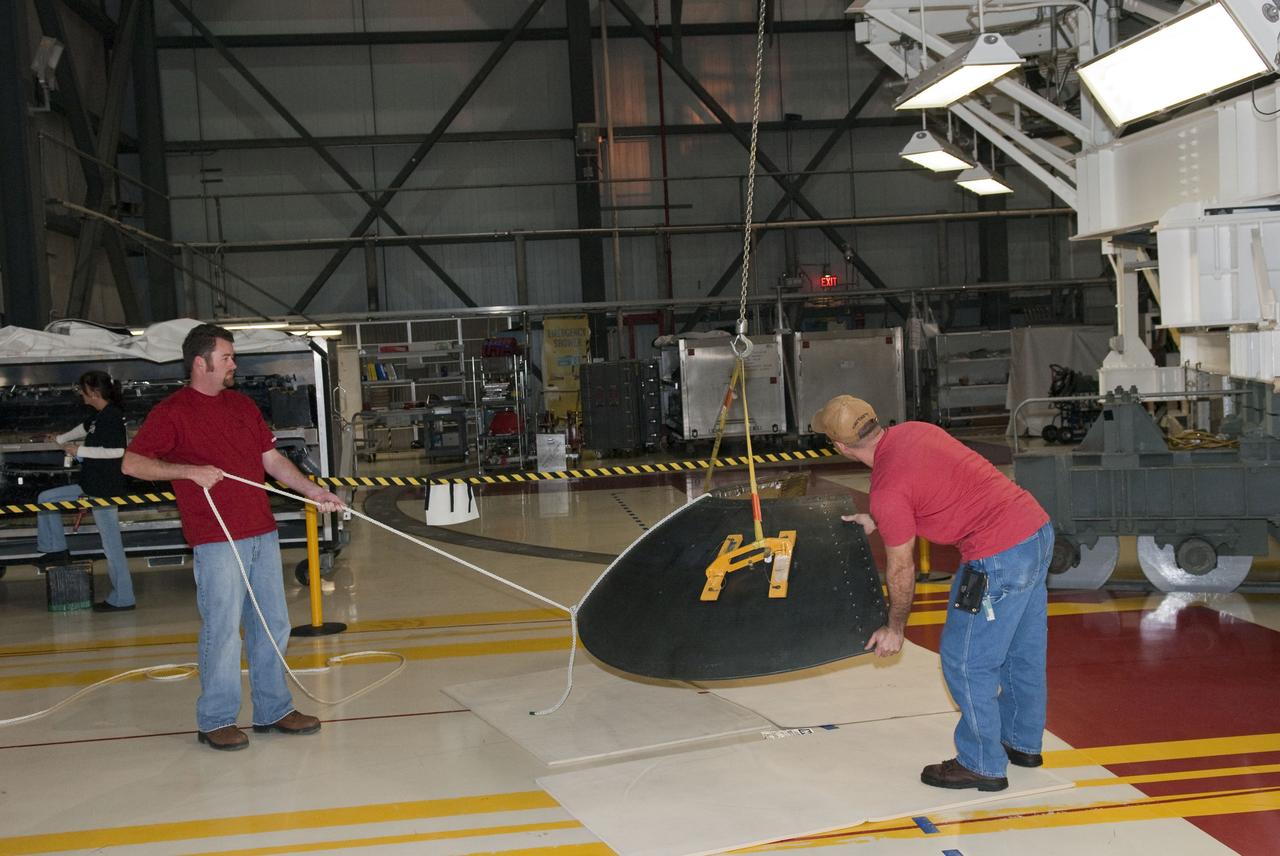 STS-132 ATLANTIS SSME-1 FINAL RIGHT HAND SHIELD INSTLN BEFORE DOME INSTLN