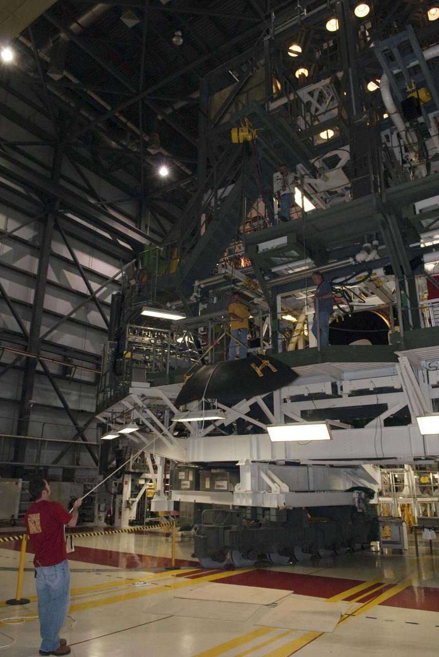 STS-132 ATLANTIS SSME-1 FINAL RIGHT HAND SHIELD INSTLN BEFORE DOME INSTLN