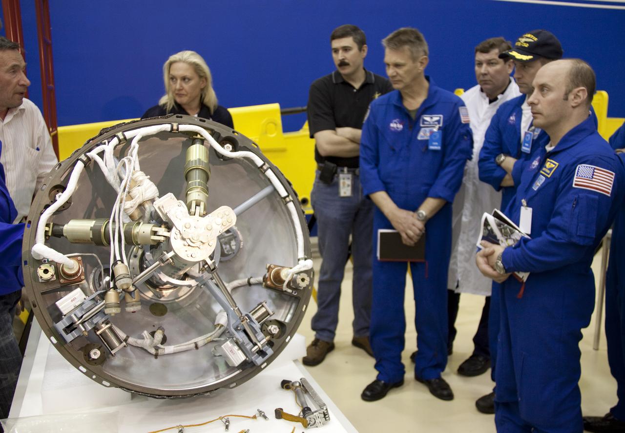 STS-132 CREW CEIT IN SSPF & SPACEHAB