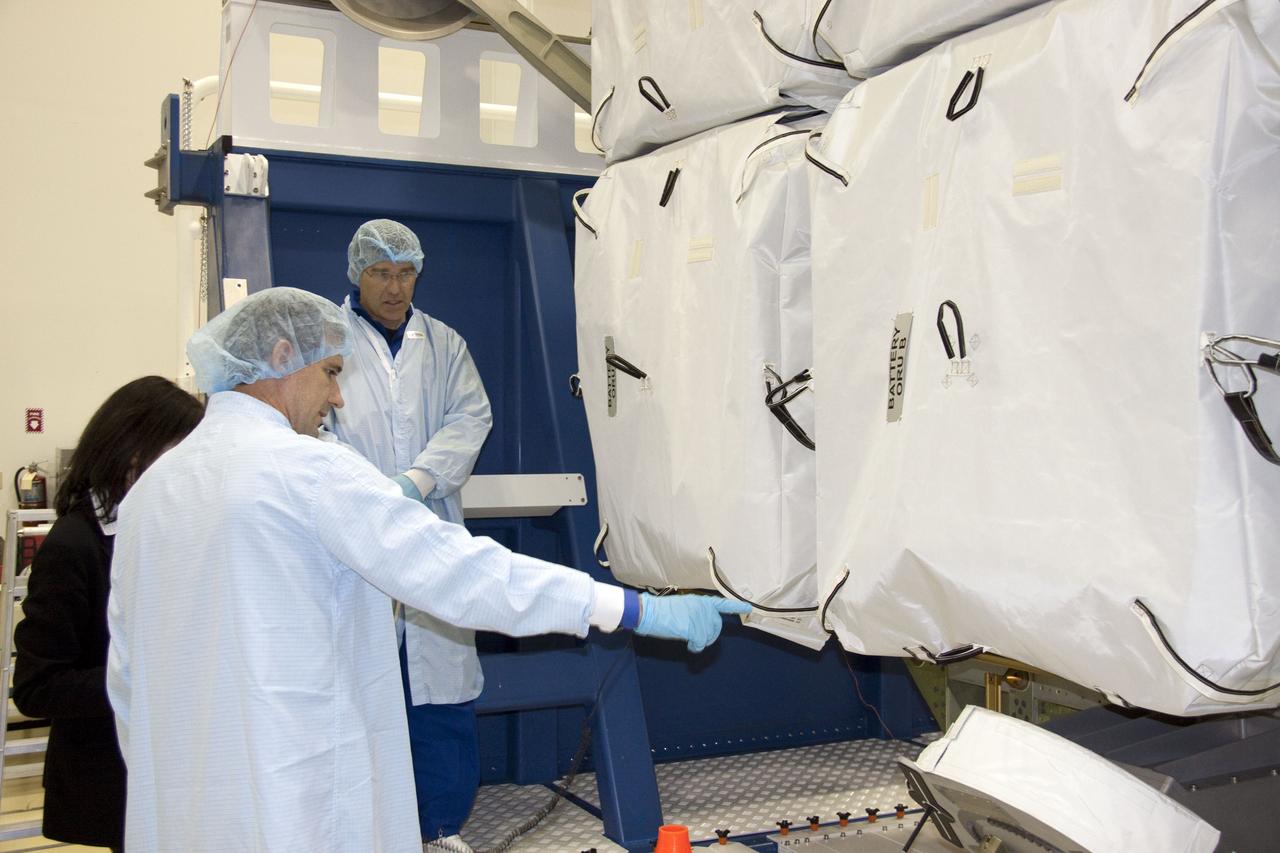 STS-132 CREW CEIT - SSPF - SPACHAB