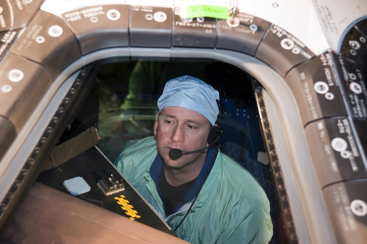 STS-132 CREW CEIT - ATLANTIS