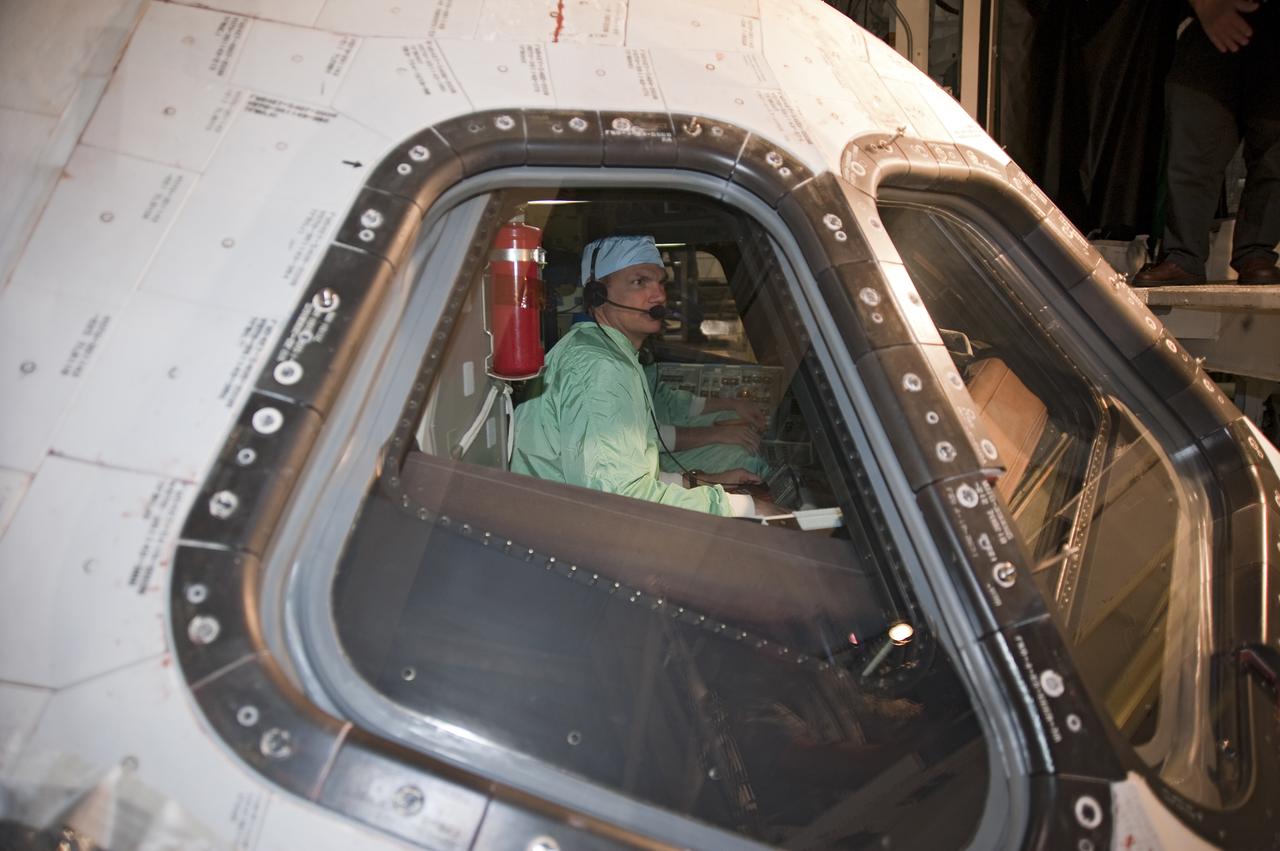 STS-132 CREW CEIT - ATLANTIS