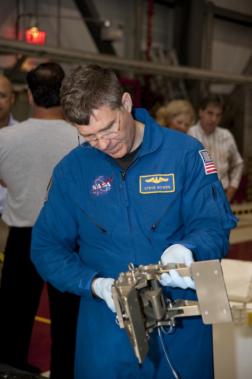 STS-132 CREW CEIT - ATLANTIS