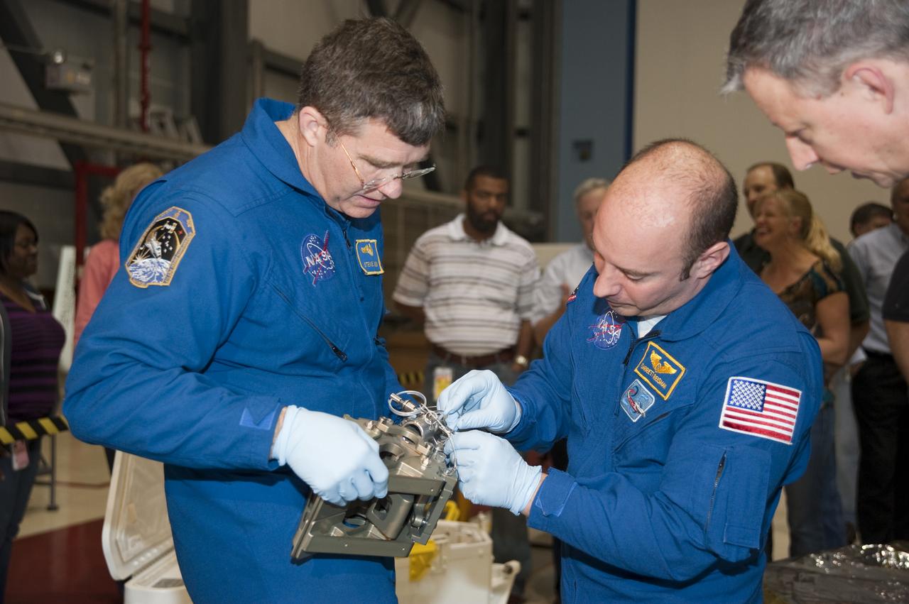 STS-132 CREW CEIT - ATLANTIS