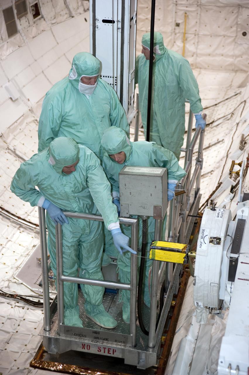 STS-132 CREW CEIT - ATLANTIS