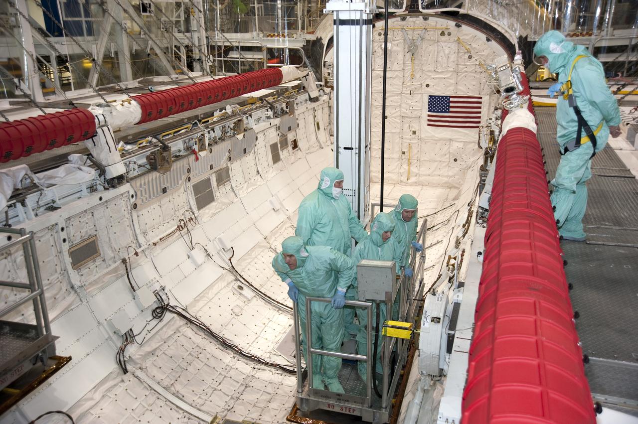 STS-132 CREW CEIT - ATLANTIS