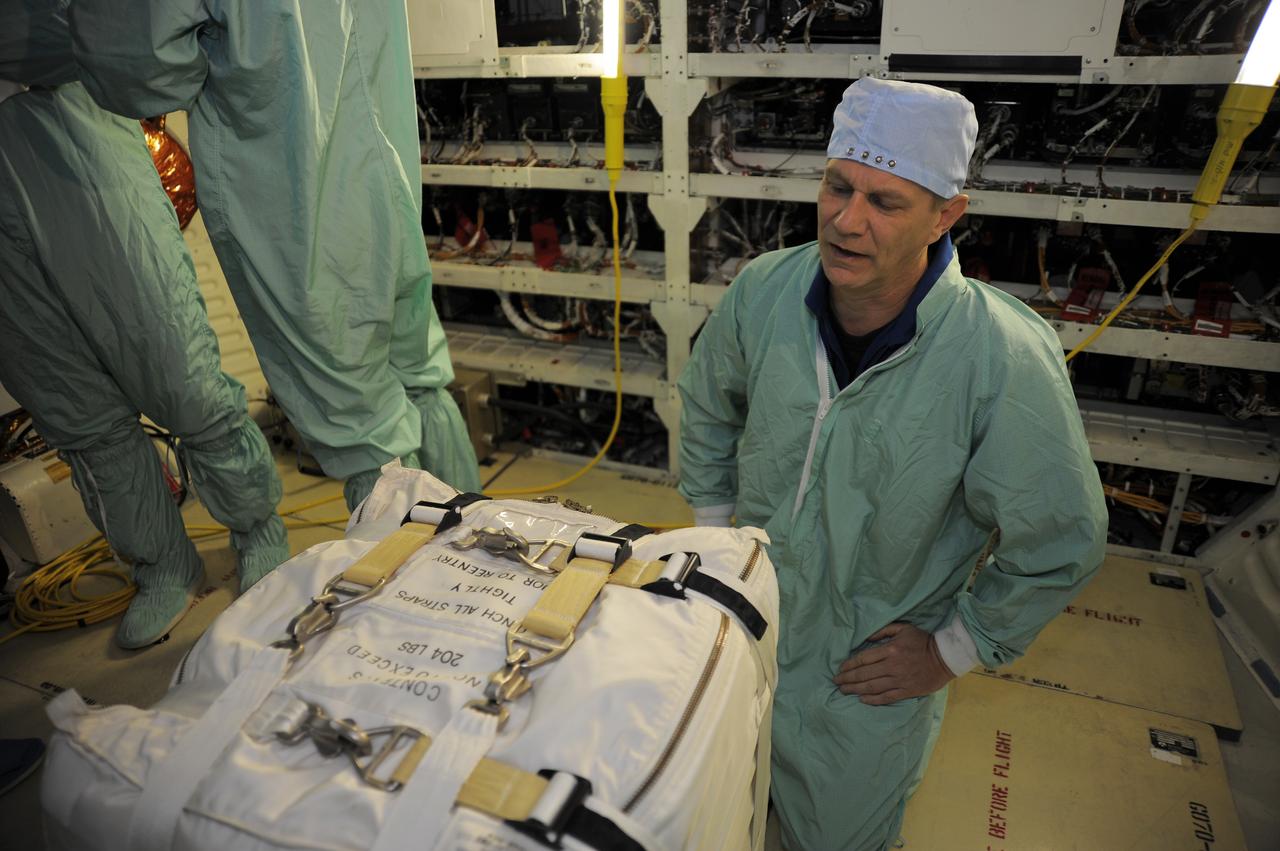 STS-132 CEIT Middeck Review