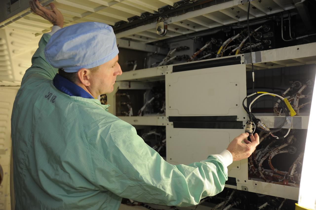 STS-132 CEIT Middeck Review