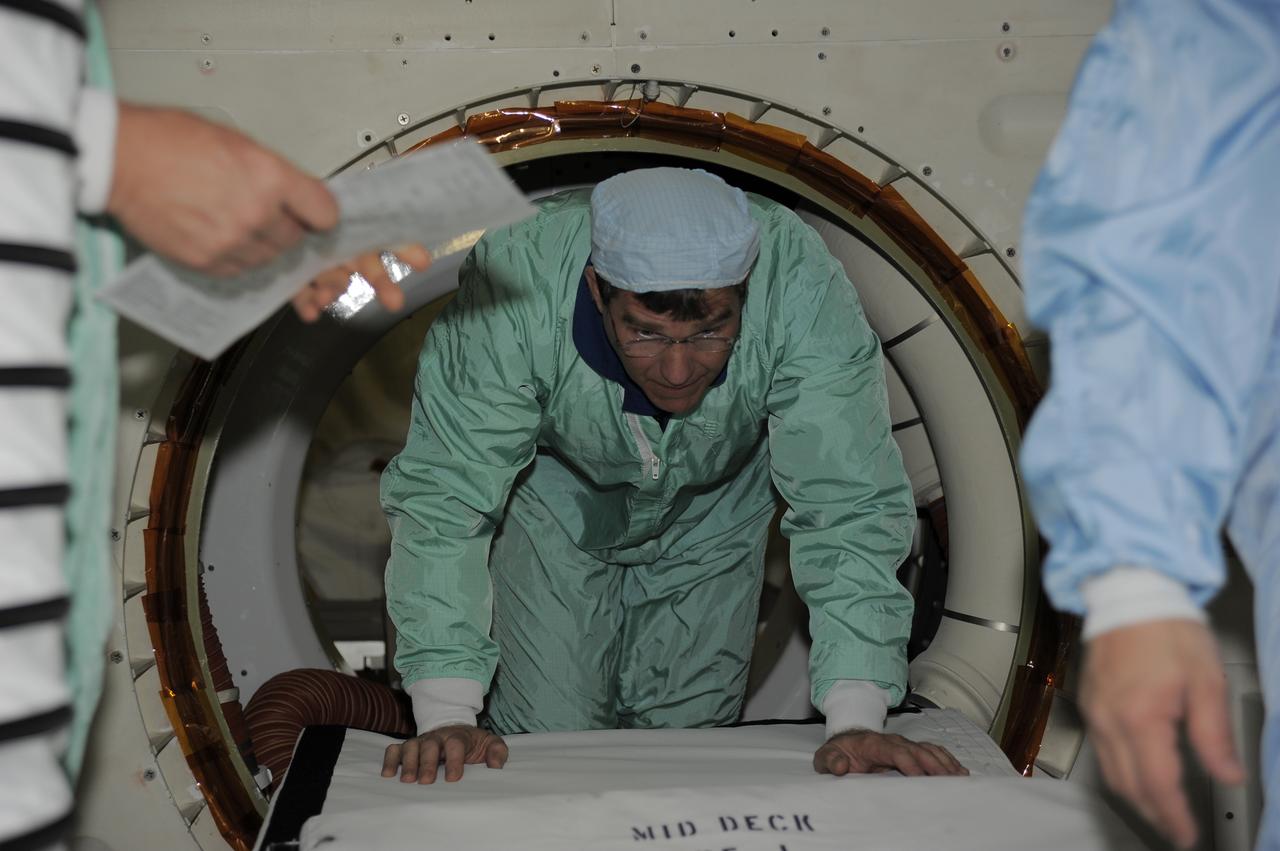 STS-132 CEIT Middeck Review