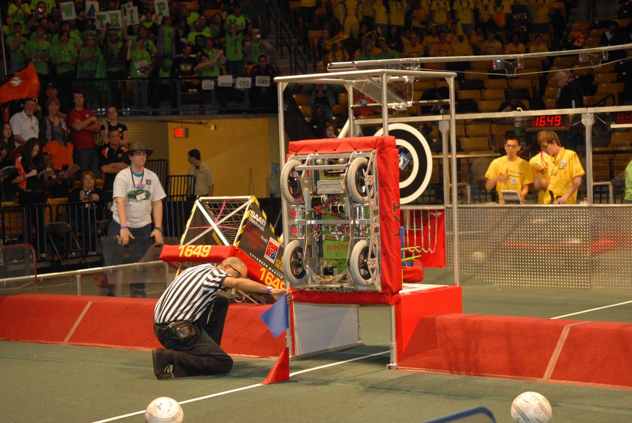 2010 FIRST ROBOTICS COMPETITION - DAY 1