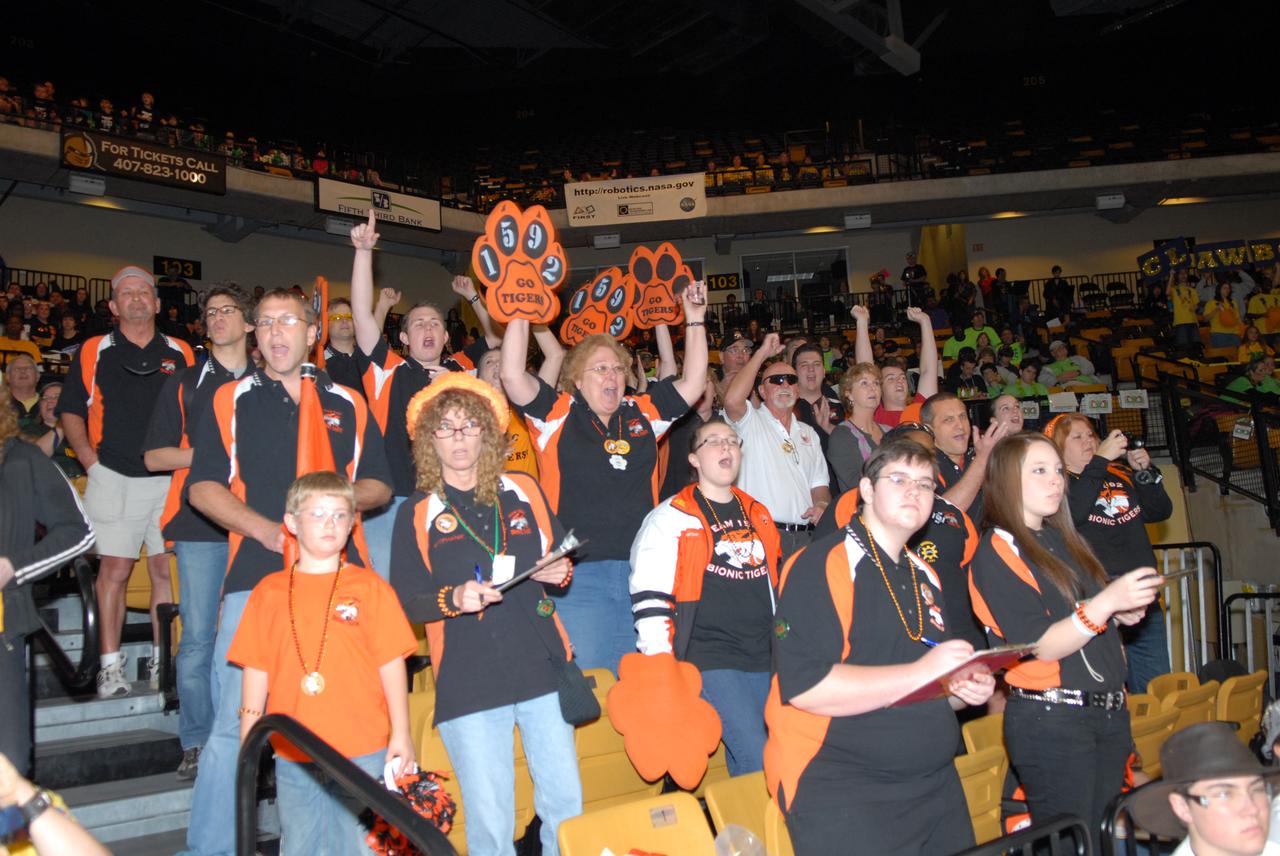 2010 FIRST ROBOTICS COMPETITION - DAY 1