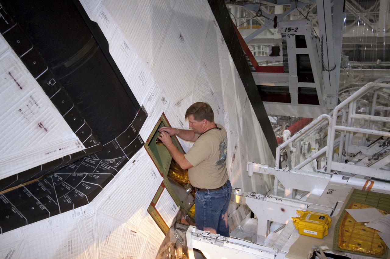 STS-132 ATLANTIS RUDDER SPEED BRAKE CLOSEOUT