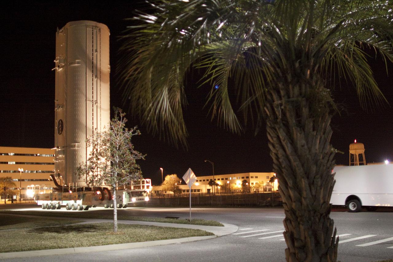 STS-131 PAYLOAD CANISTER EN ROUTE FROM CRF THRU LC39 TO PAD 39A
