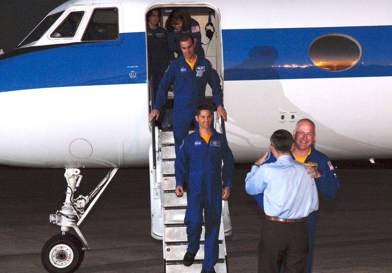 STS-131 LAUNCH L-4 CREW ARRIVAL