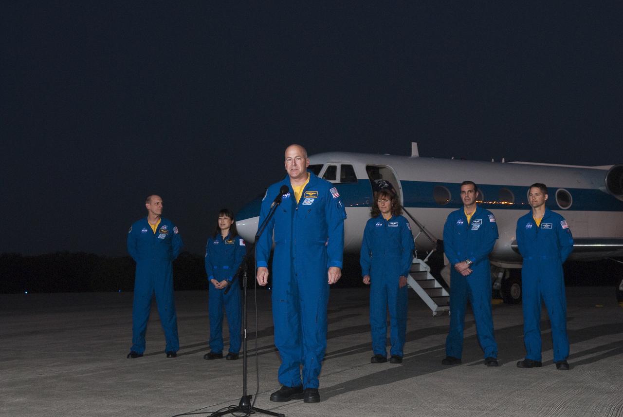 STS-131 LAUNCH L-4 CREW ARRIVAL