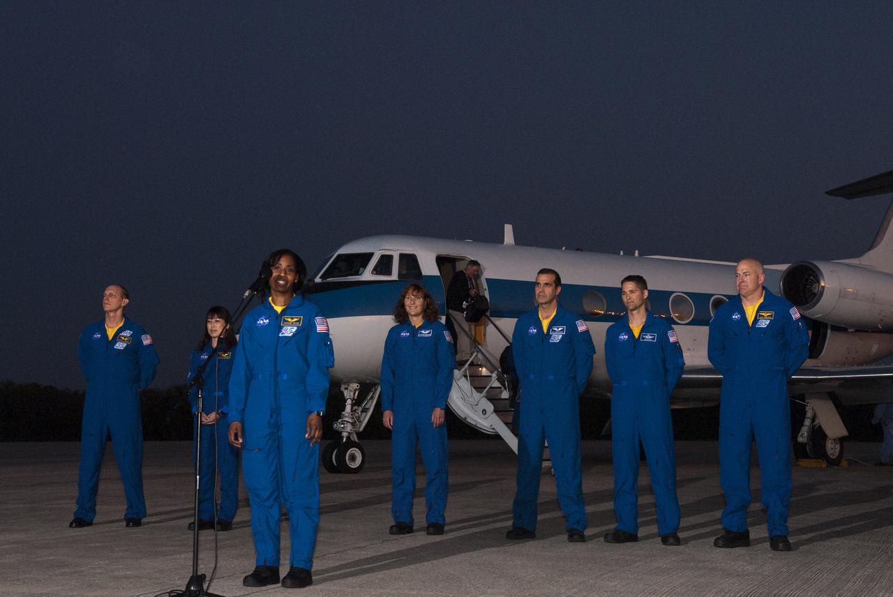 STS-131 LAUNCH L-4 CREW ARRIVAL