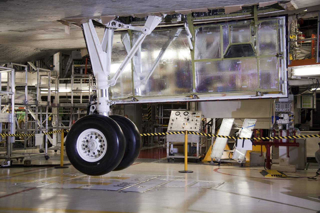 STS-132 Atlantis Rear Landing Gear Drop