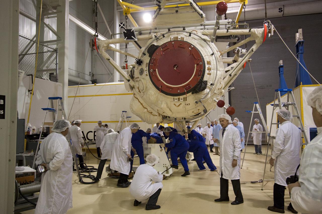 STS-132 MINI RESEARCH MODULE INSTALL TO TRANSPORT CONTAINER
