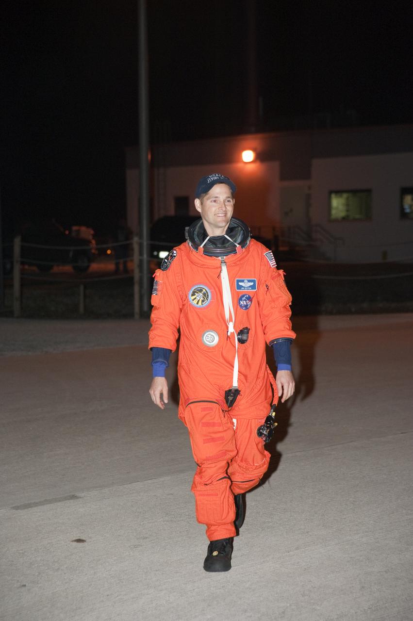 STS-131 LAUNCH L-3 SUITED STA'S