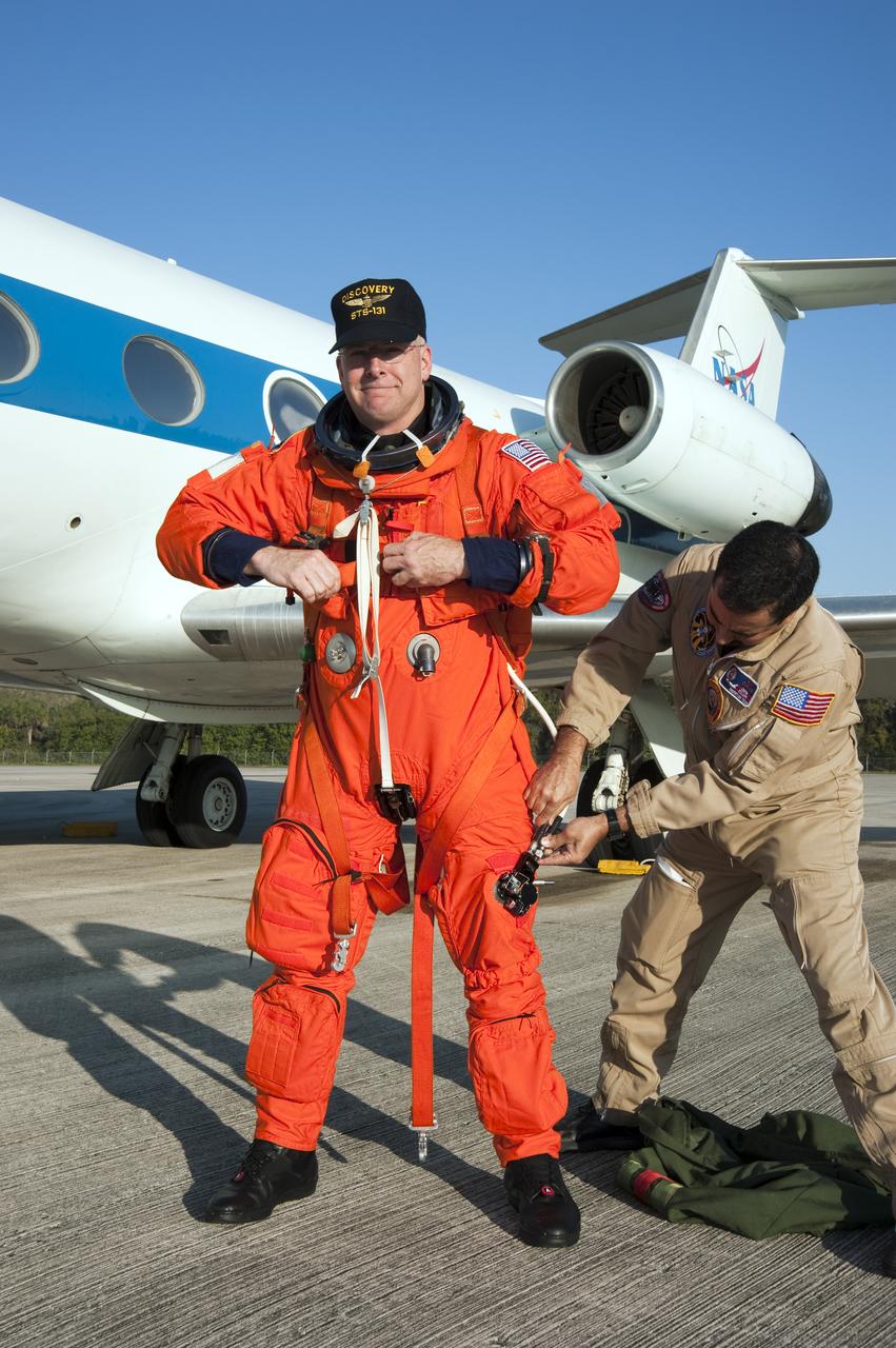 STS-131 LAUNCH L-3 SUITED STA'S