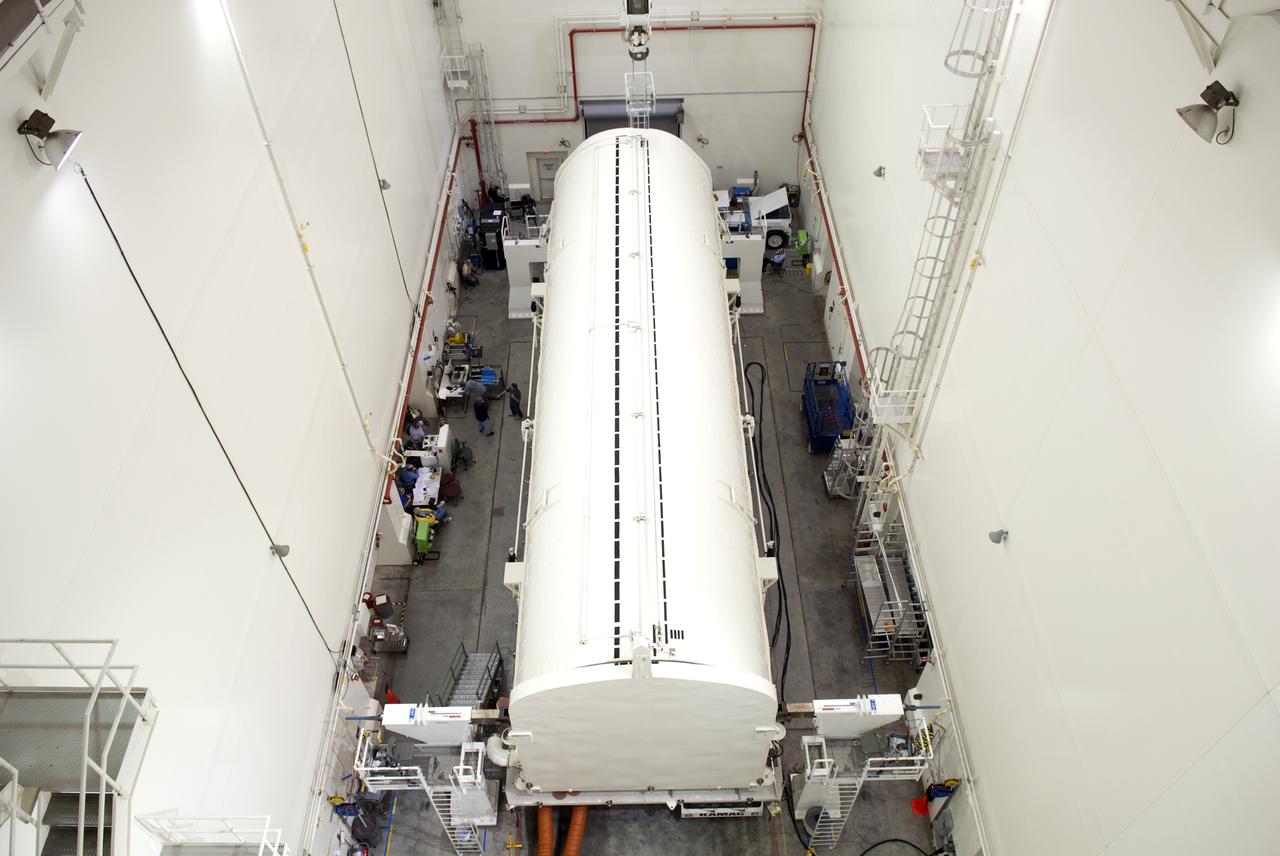 STS-132 PAYLOAD CANISTER ROTATION