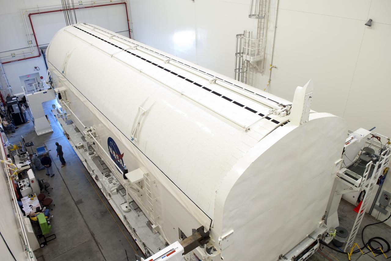 STS-132 PAYLOAD CANISTER ROTATION