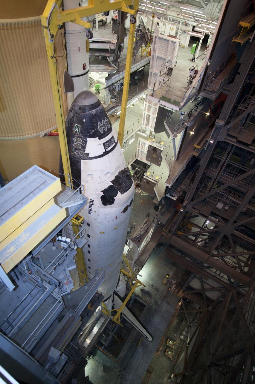 STS-132 ATLANTIS MATED TO ET/SRB STACK