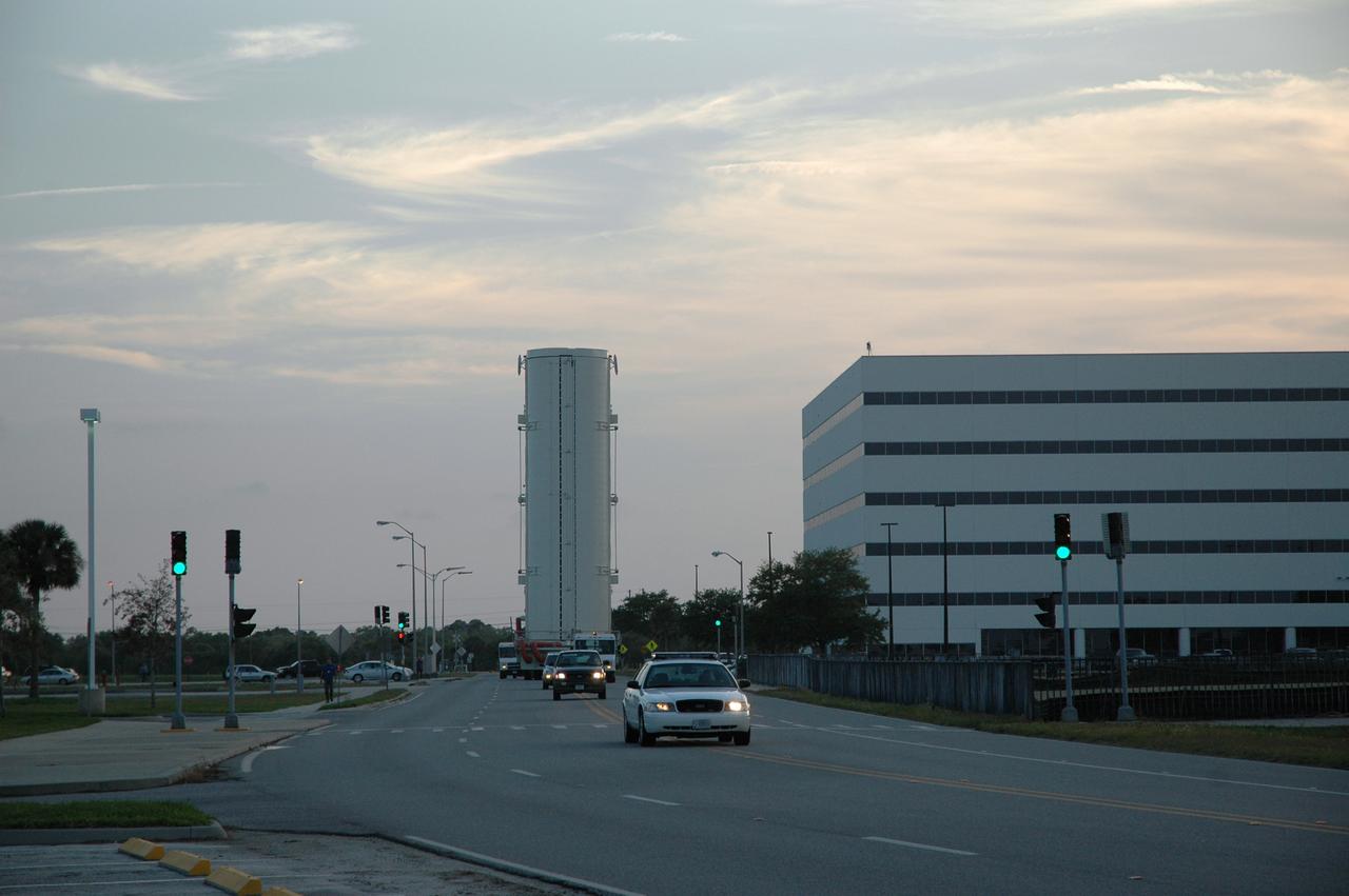 STS-132 PAYLOAD CANISTER PASSES VAB-LCC ENROUTE TO PAD 39A
