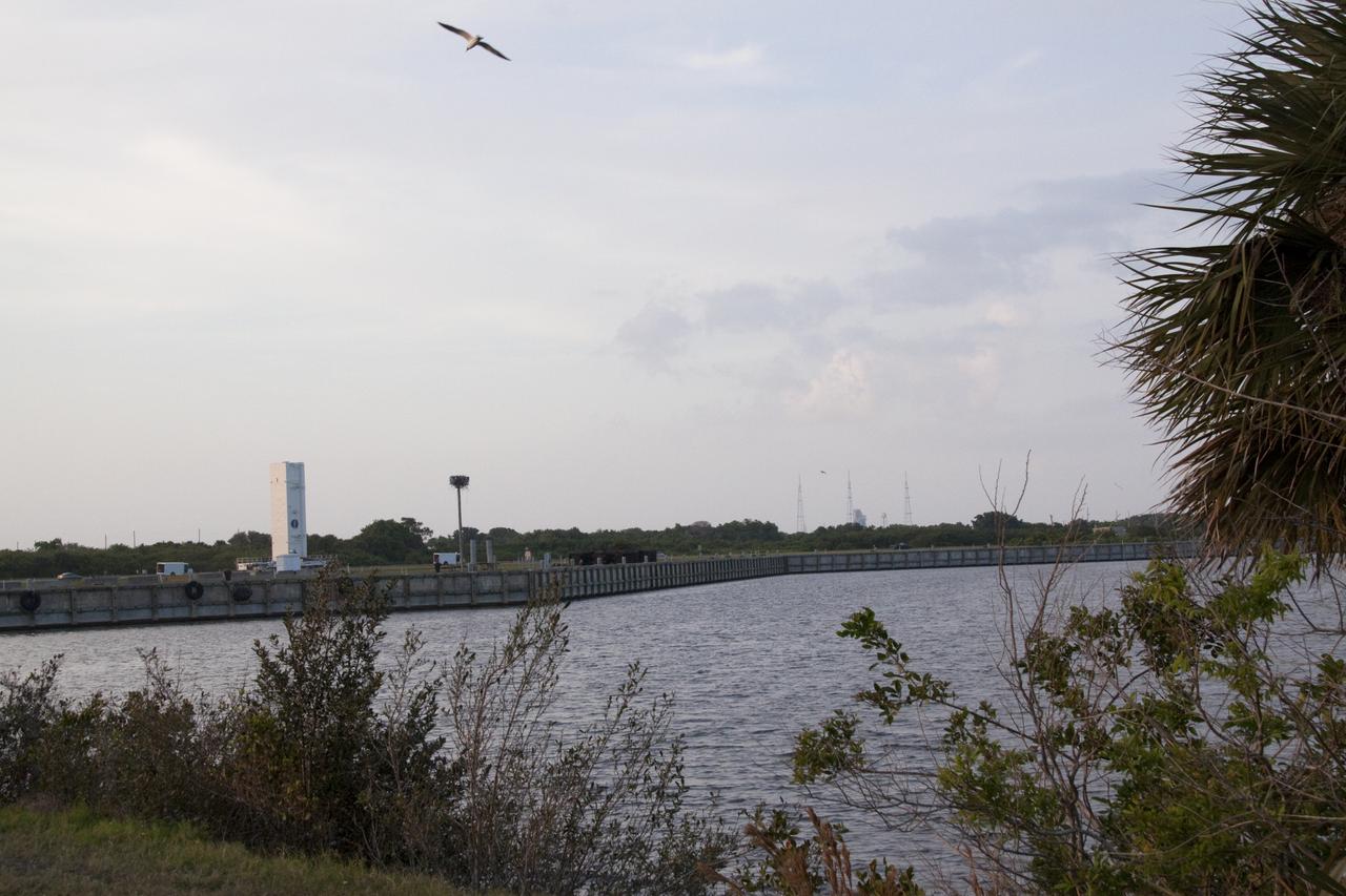 STS-132 PAYLOAD CANISTER TO PAD 39A