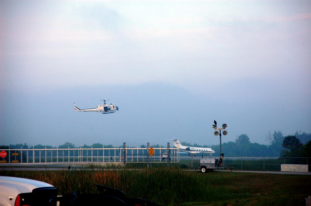KSC WEATHER - CLOUDS & FOG WAVEOFF FOR STS-131 LANDING OPPORTUNITY 2