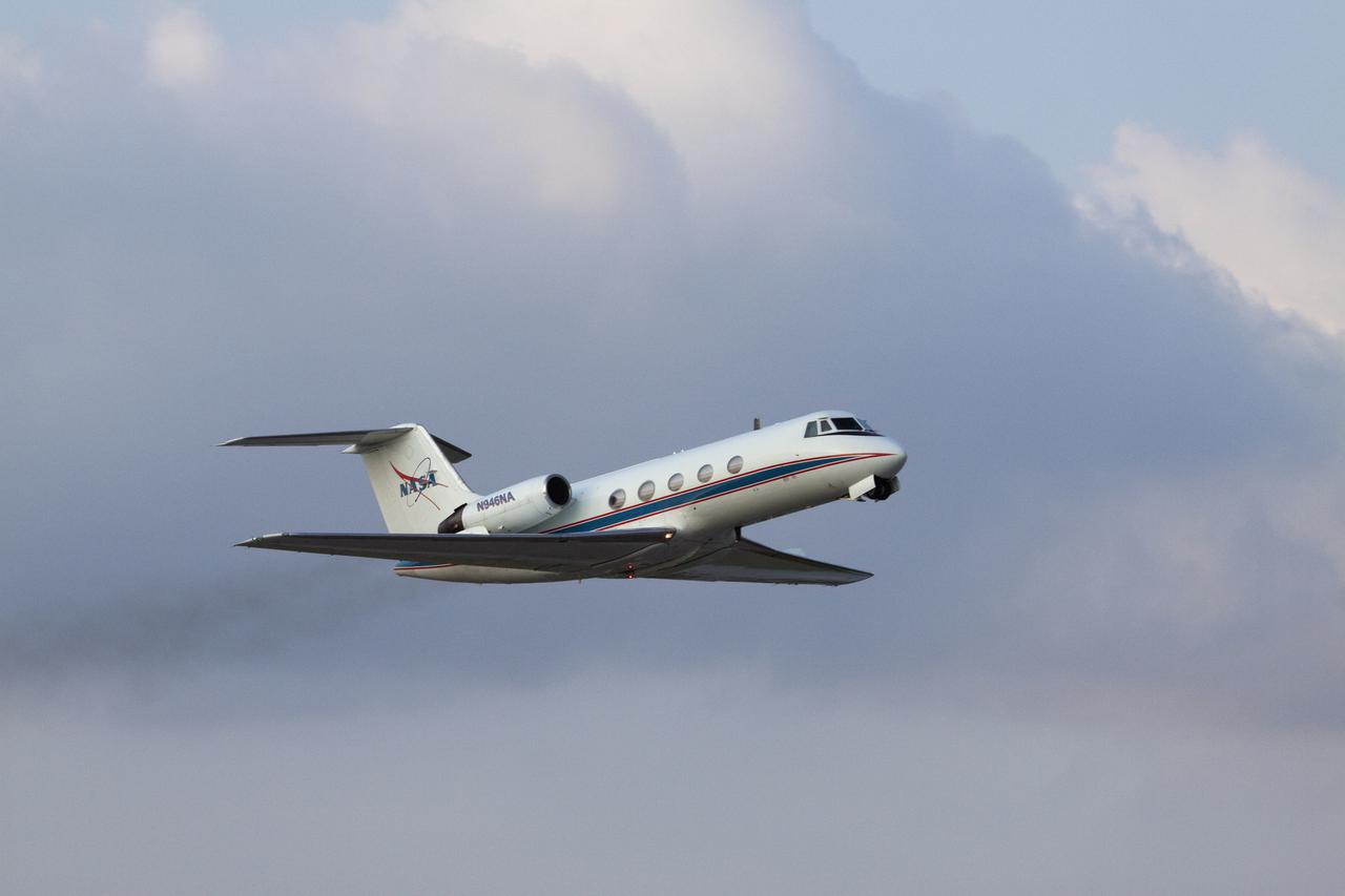 CAPE CANAVERAL, Fla.  - Astronaut Chris Ferguson monitors weather conditions aboard a Shuttle Training Aircraft, or STA, at Kennedy Space Center’s Shuttle Landing Facility in Florida leading up to space shuttle Discovery’s landing on Runway 33 at 9:08 a.m. EDT. Discovery completed the 15-day STS-131 mission to the International Space Station. Main gear touchdown was at 9:08:35 a.m. EDT followed by nose gear touchdown at 9:08:47 a.m. and wheelstop at 9:09:33 a.m.  Aboard are Commander Alan Poindexter; Pilot James P. Dutton Jr.; and Mission Specialists Rick Mastracchio, Clayton Anderson, Dorothy Metcalf-Lindenburger, Stephanie Wilson and Naoko Yamazaki of the Japan Aerospace Exploration Agency.  The seven-member STS-131 crew carried the multi-purpose logistics module Leonardo, filled with supplies, a new crew sleeping quarters and science racks that were transferred to the International Space Station's laboratories.  The crew also switched out a gyroscope on the station’s truss, installed a spare ammonia storage tank and retrieved a Japanese experiment from the station’s exterior.  STS-131 is the 33rd shuttle mission to the station and the 131st shuttle mission overall. For information on the STS-131 mission and crew, visit http:__www.nasa.gov_mission_pages_shuttle_shuttlemissions_sts131_index.html.  Photo Credit: NASA_Jack Pfaller