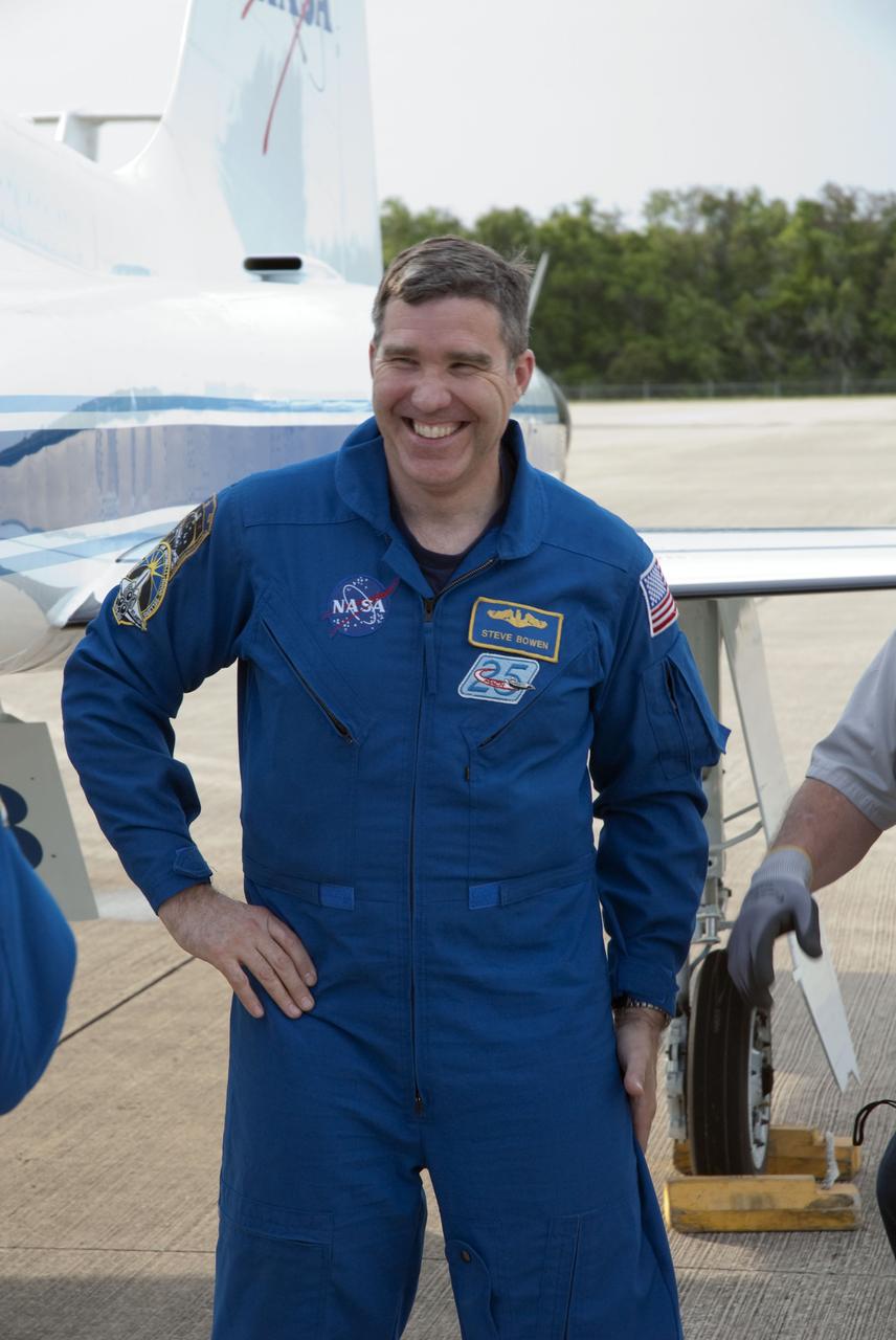 STS-132 TCDT - CREW ARRIVAL