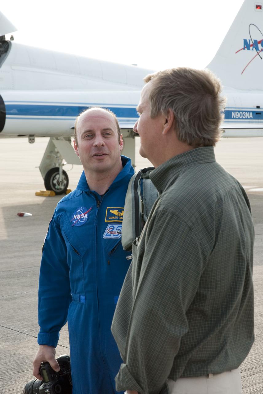 STS-132 TCDT - CREW ARRIVAL