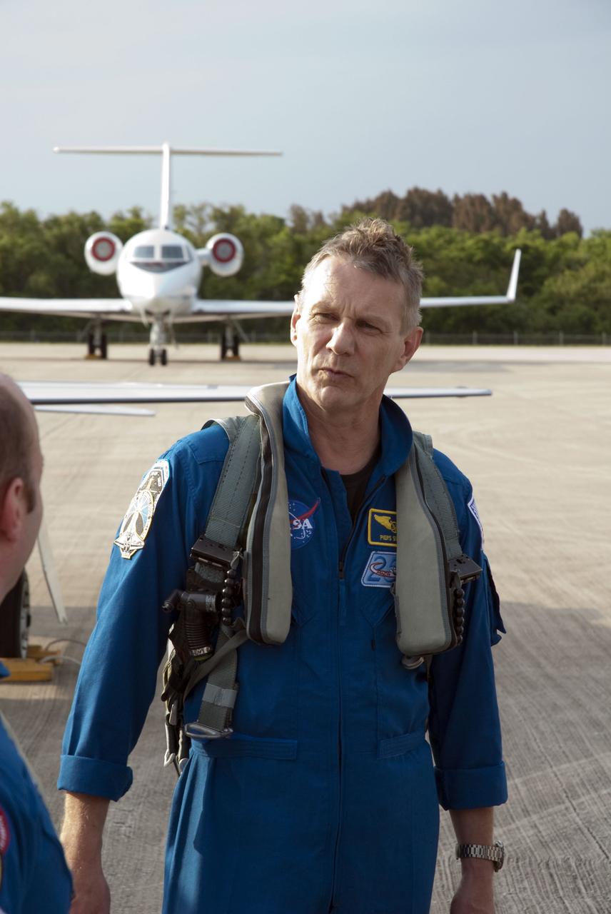 STS-132 TCDT - CREW ARRIVAL