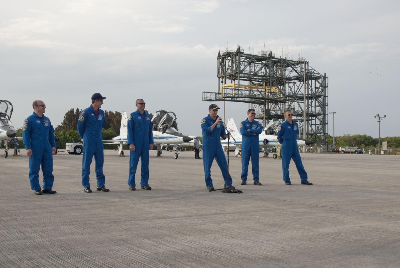 STS-132 TCDT - CREW ARRIVAL