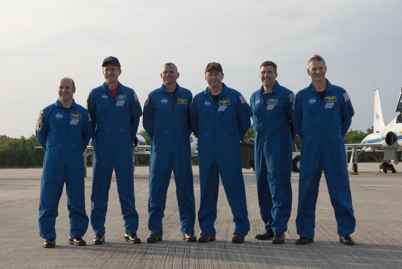 STS-132 TCDT - CREW ARRIVAL