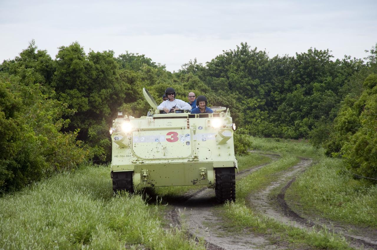 STS-132 TCDT - CREW M113 TRAINING
