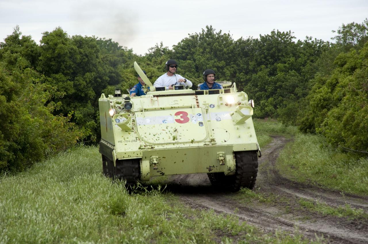 STS-132 TCDT - CREW M113 TRAINING