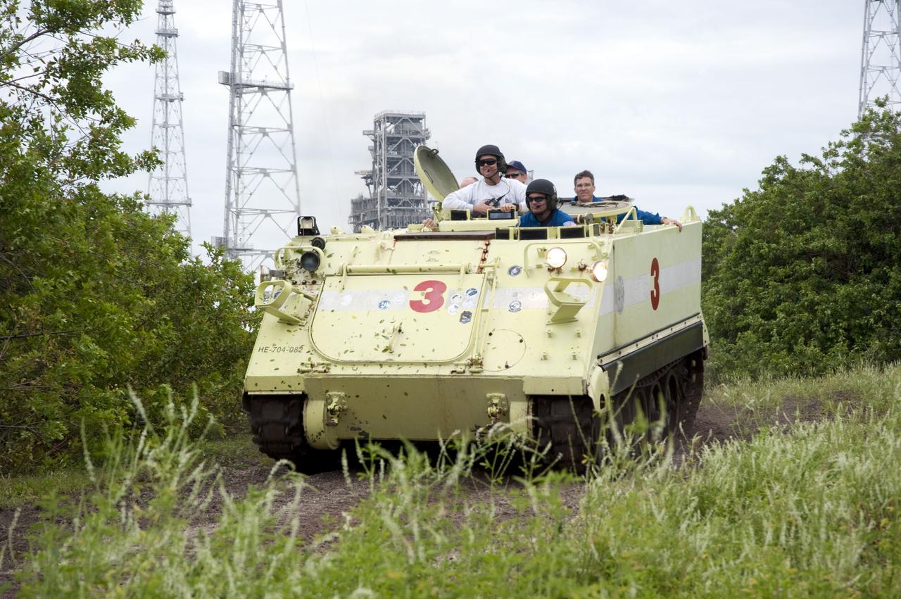 STS-132 TCDT - CREW M113 TRAINING
